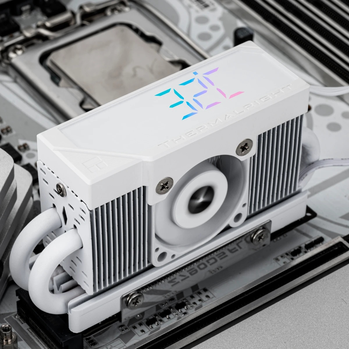 Охлаждение SSD Thermalright Активная система охлаждения M.2 HR-10 2280 PRO Digital White