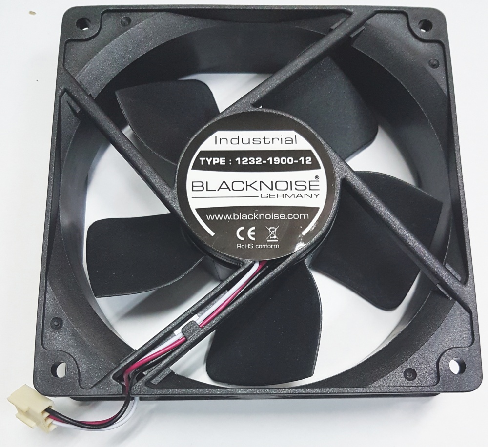 Вентилятор 120x120x32 NoiseBlocker 1232-1900-12  промышленный IP55 1900 об/мин, 34 дБА, напр. 12V