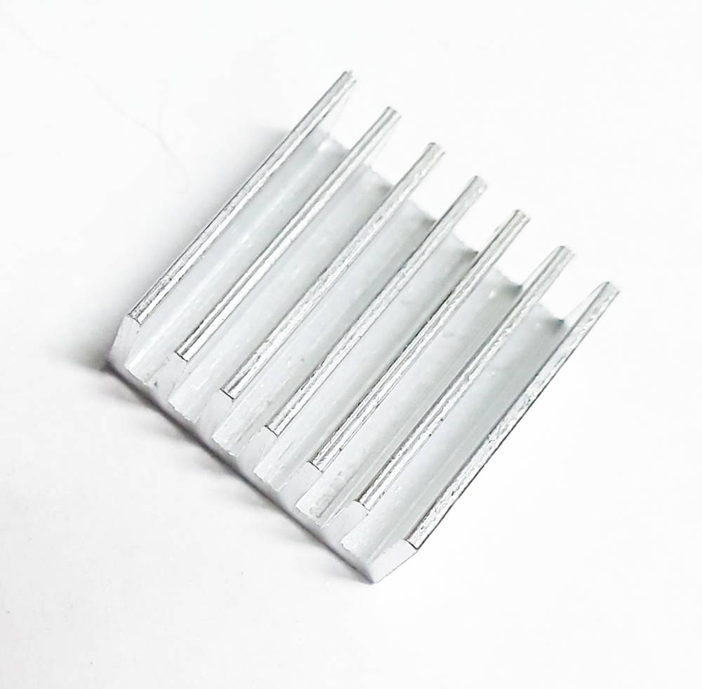 Радиаторы на видеопамять Generic 14x14x6mm VGA RAM 1шт, алюминиевый, пассивное охлаждение